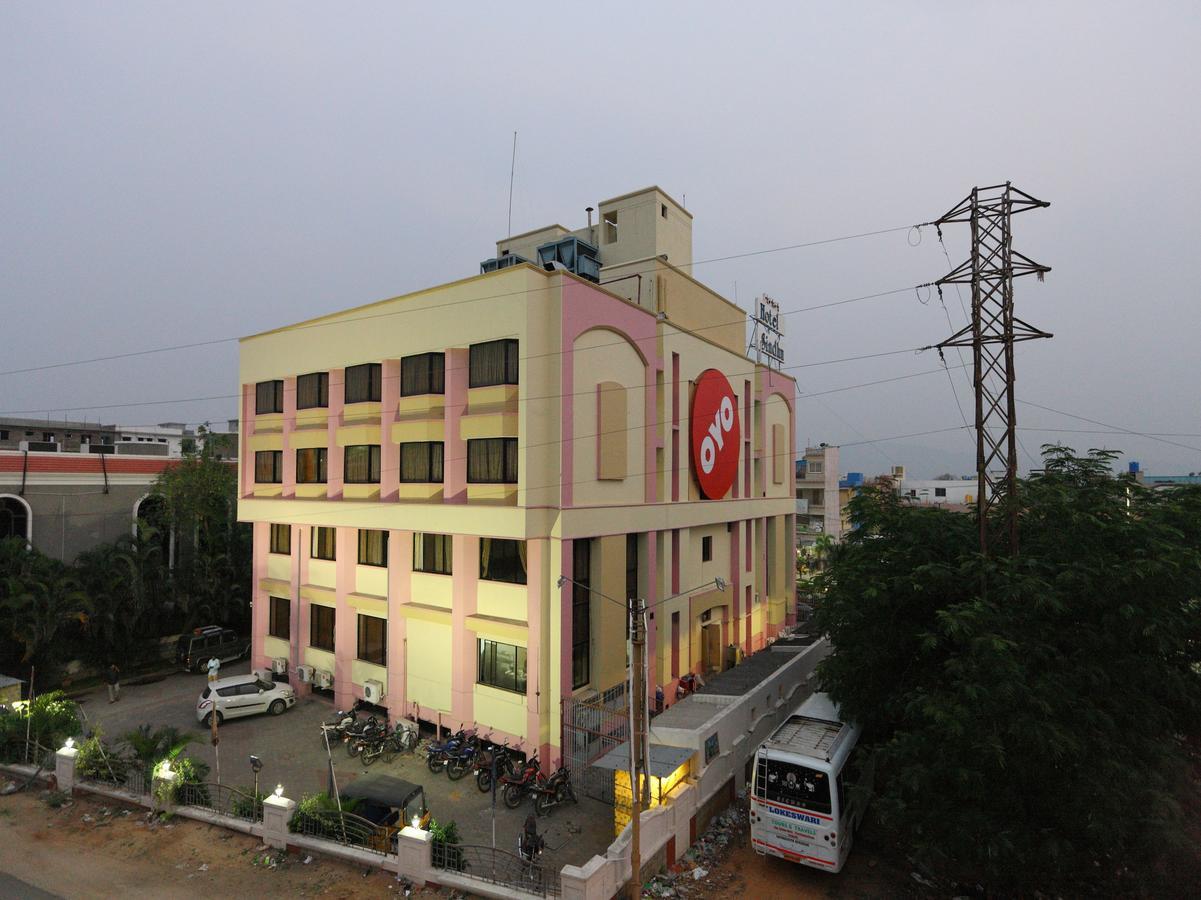 Oyo 1081 Hotel Sindhu International Tirupati Eksteriør bilde