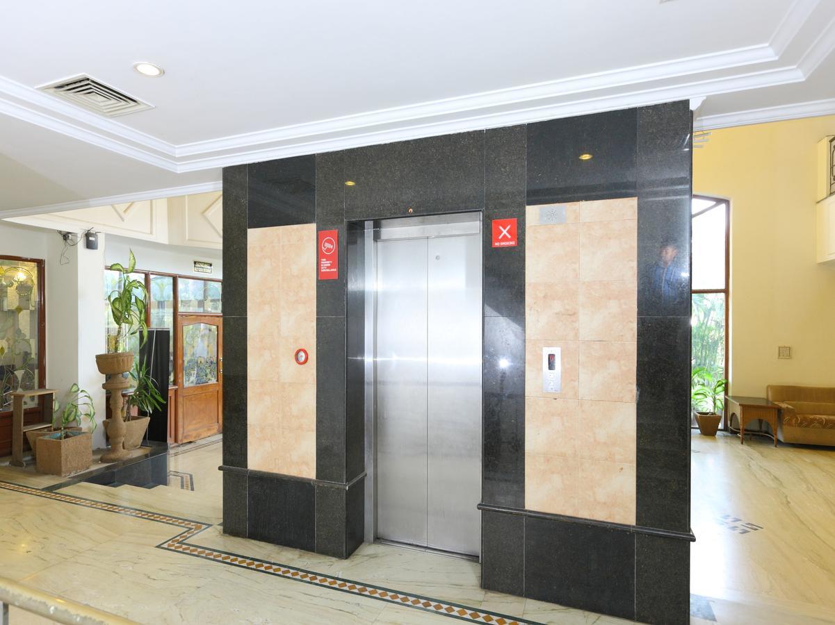 Oyo 1081 Hotel Sindhu International Tirupati Eksteriør bilde