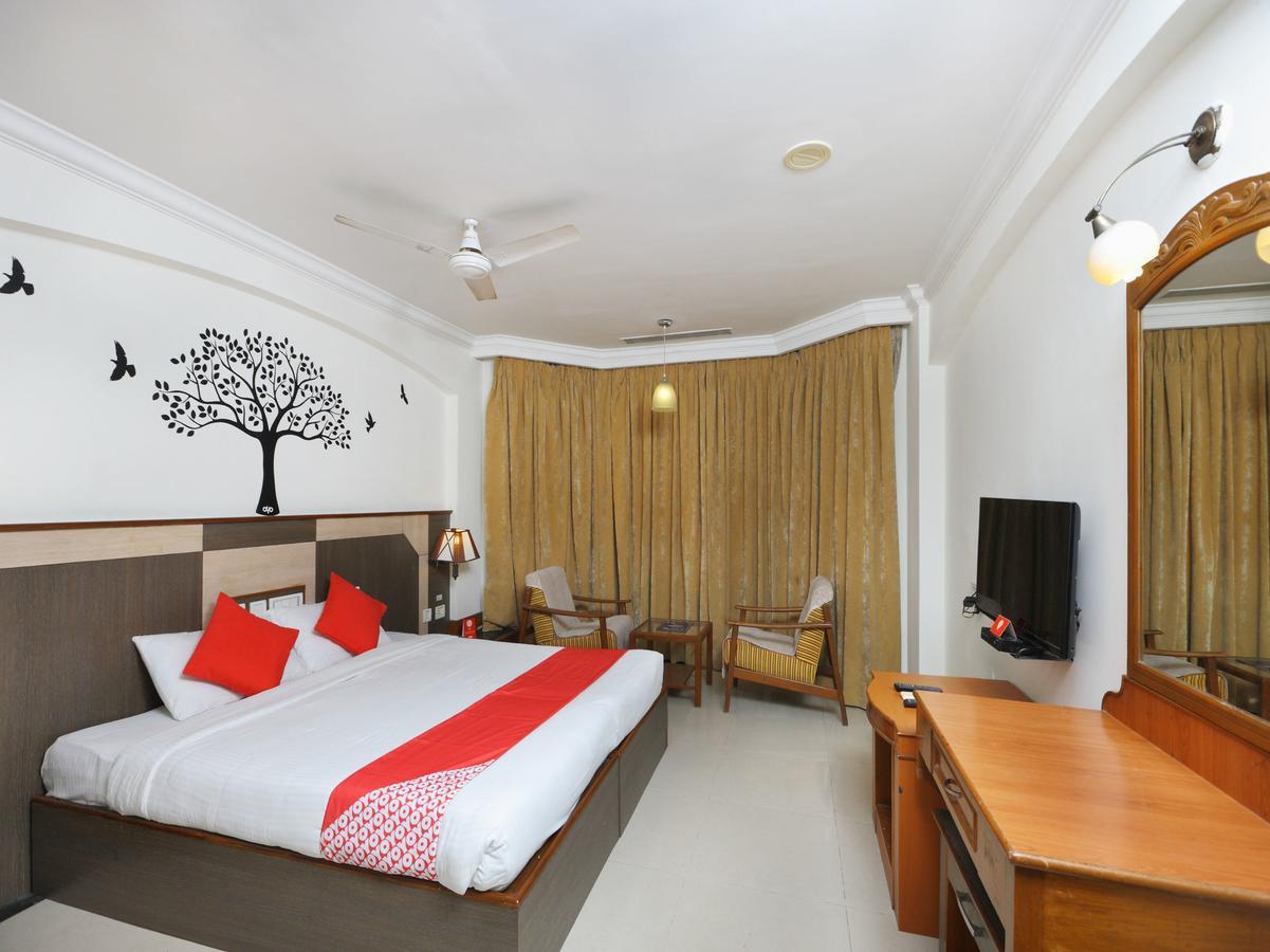 Oyo 1081 Hotel Sindhu International Tirupati Eksteriør bilde