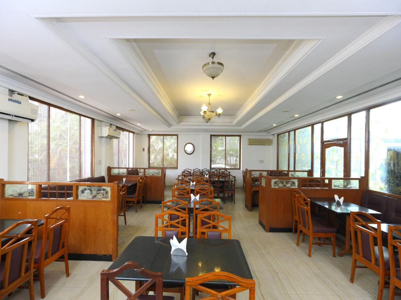Oyo 1081 Hotel Sindhu International Tirupati Eksteriør bilde