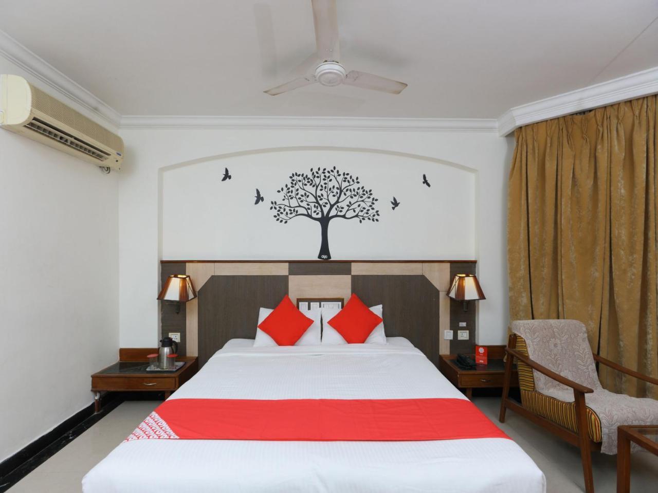 Oyo 1081 Hotel Sindhu International Tirupati Eksteriør bilde