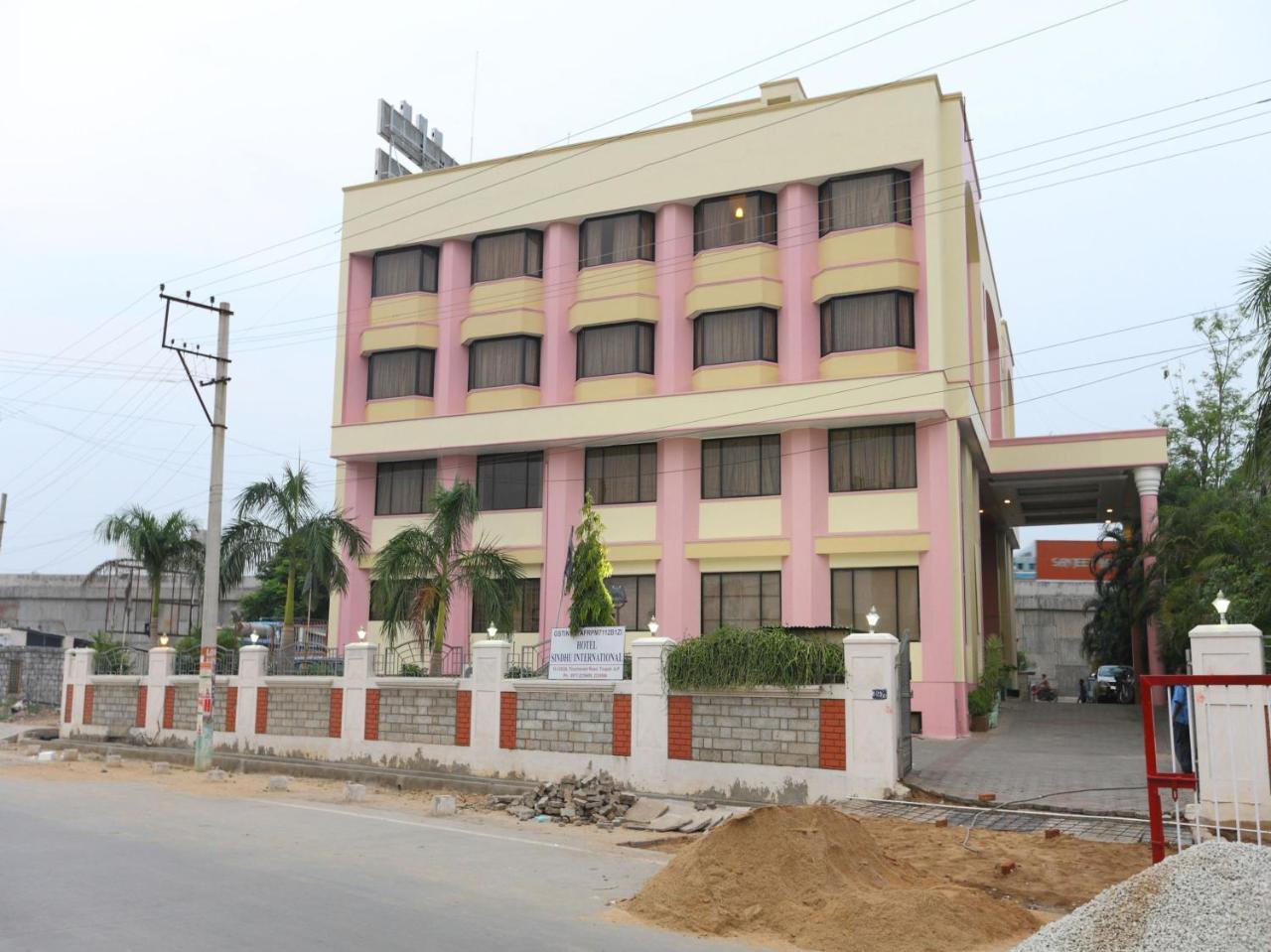 Oyo 1081 Hotel Sindhu International Tirupati Eksteriør bilde