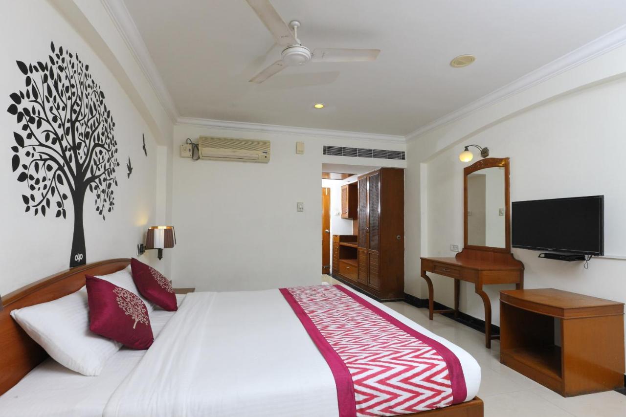 Oyo 1081 Hotel Sindhu International Tirupati Eksteriør bilde