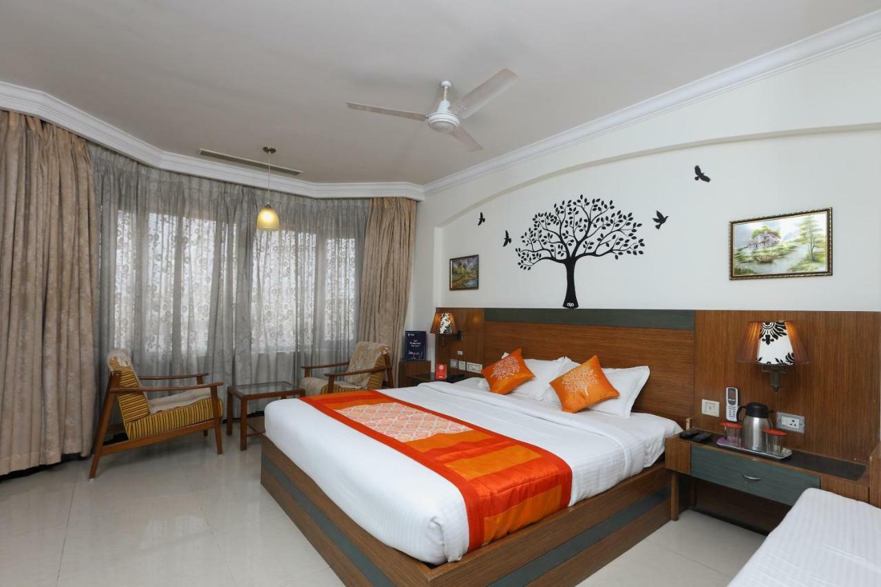 Oyo 1081 Hotel Sindhu International Tirupati Eksteriør bilde