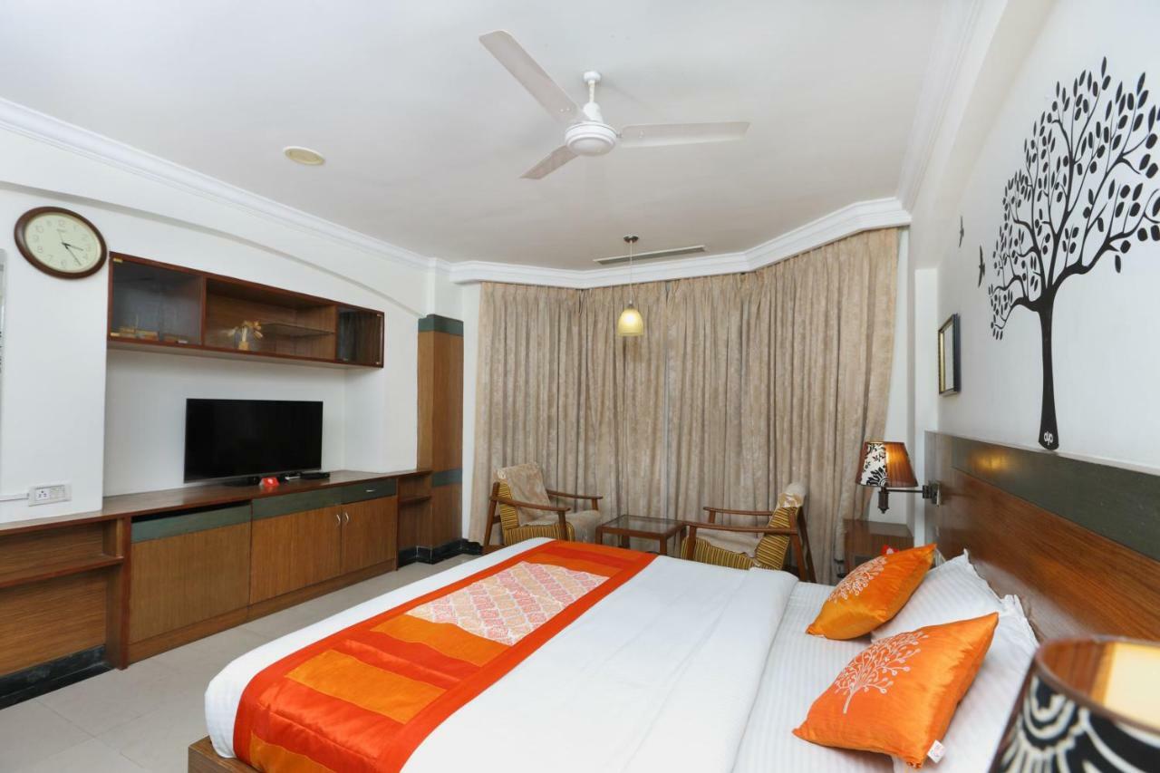 Oyo 1081 Hotel Sindhu International Tirupati Eksteriør bilde