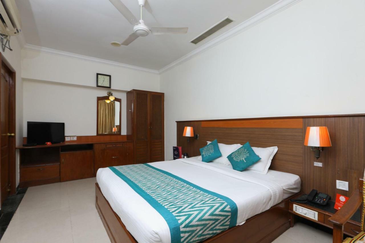 Oyo 1081 Hotel Sindhu International Tirupati Eksteriør bilde