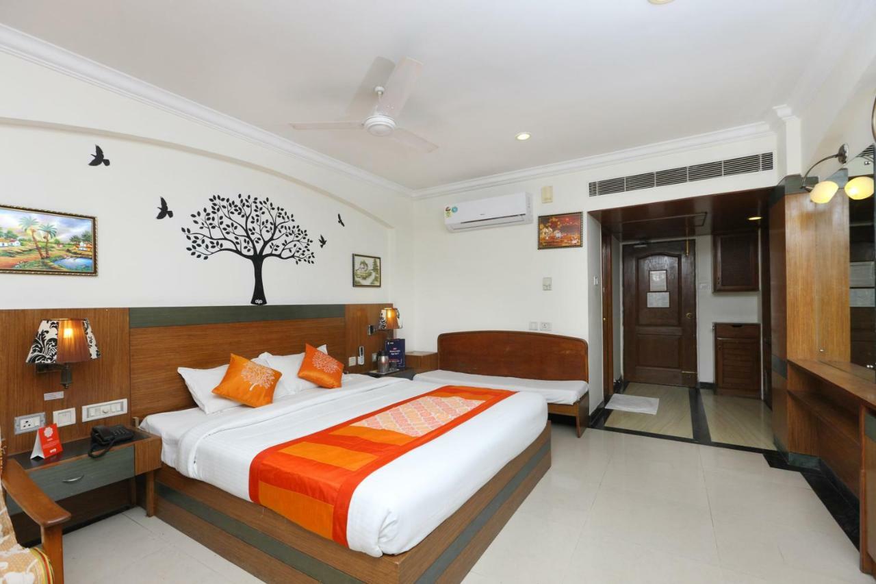 Oyo 1081 Hotel Sindhu International Tirupati Eksteriør bilde